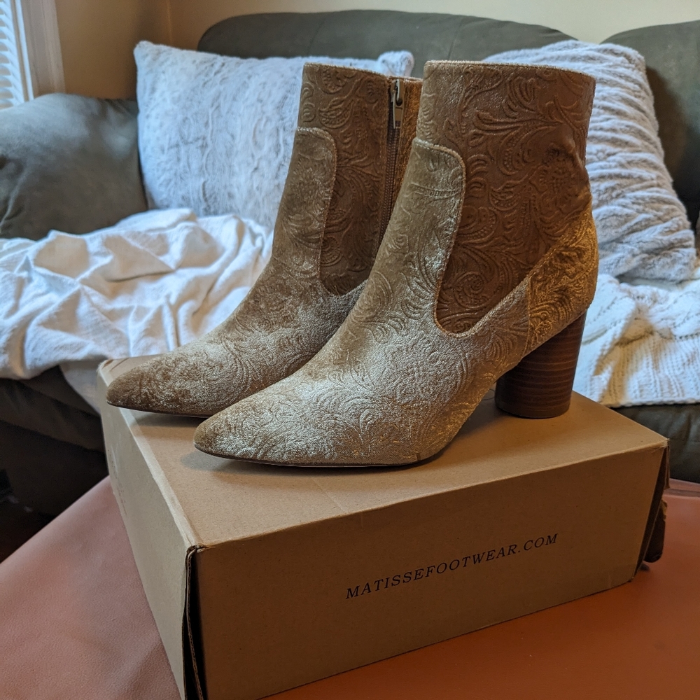Coconuts by Matisse Natural Embossed Velvet Booties